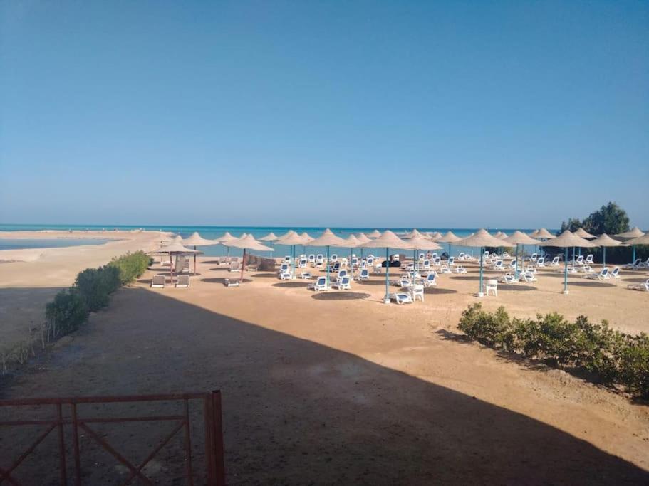 Beach Side 1 Bedroom Apartment Hurghada Esterno foto